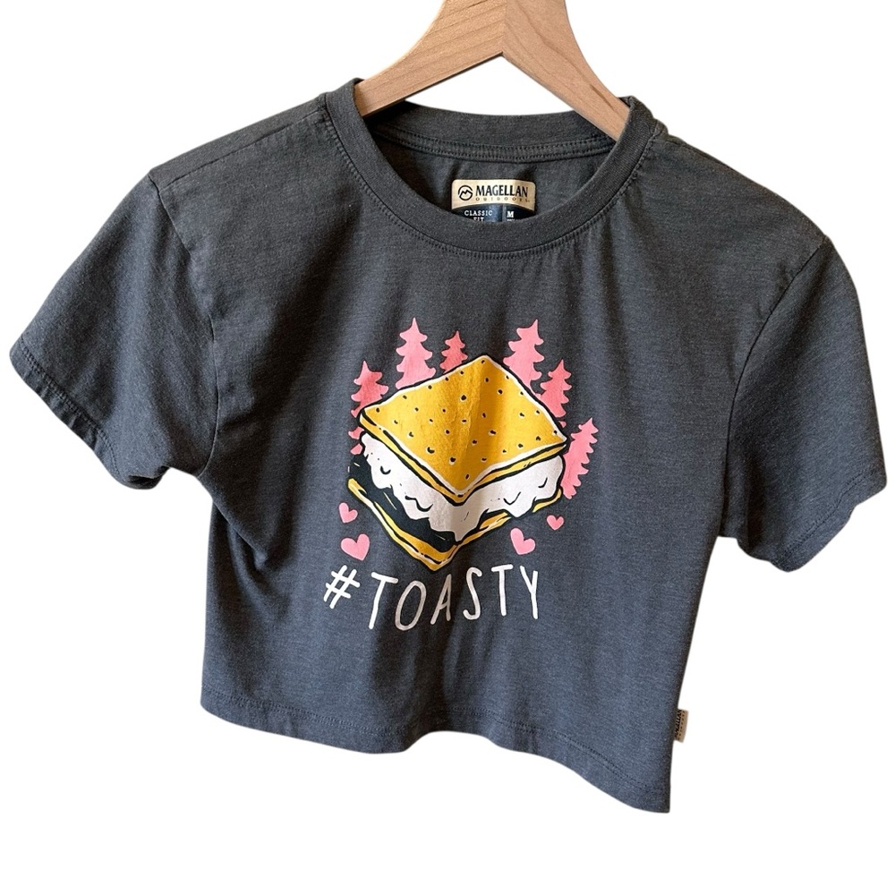Magellan Outdoors Classic Fit cute “#Toasty” Size Youth Medium.